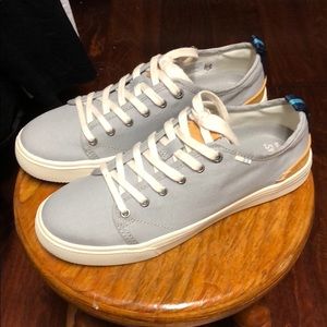 BRAND NEW - TOM’s Sneakers